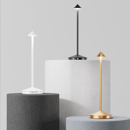 European-style modern minimalist all-aluminum metal luxurious charging desk lamp