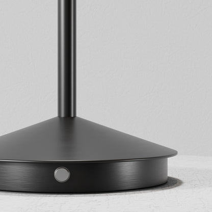 European-style modern minimalist all-aluminum metal luxurious charging desk lamp